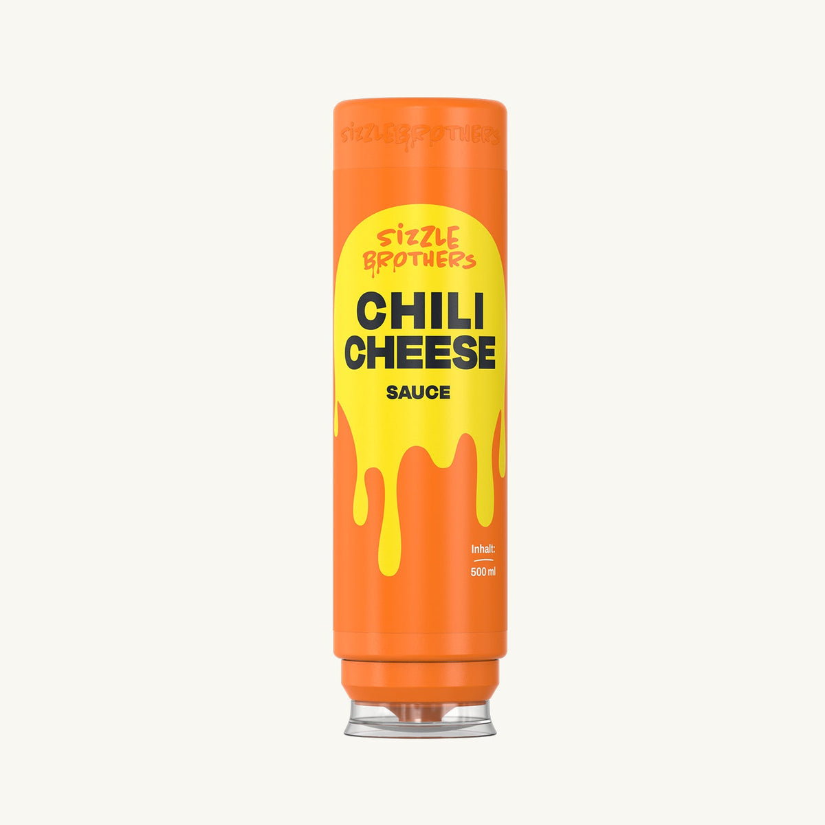 Sizzle Brothers Chili Cheese Sauce 500 ml in orangefarbener Kopfstandflasche vor hellem Grund