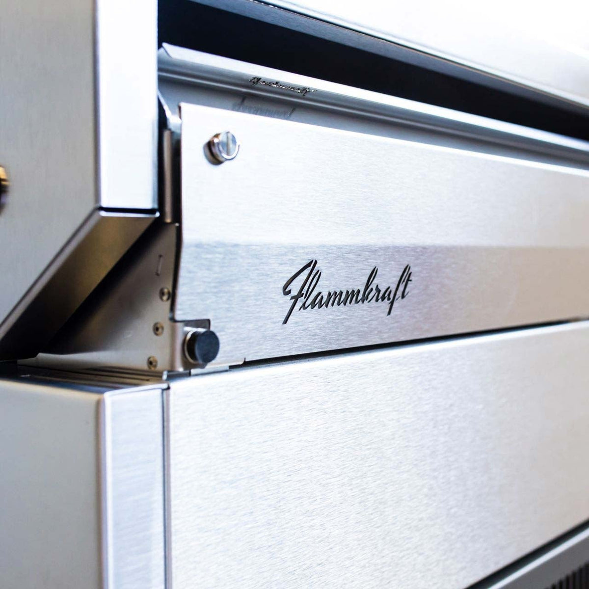 Flammkraft Gasgrill Block D Gen.5 Elfenbeinschwarz - Grillstar.deFlammkraft Gasgrill Block D Gen.5 ElfenbeinschwarzFlammkraftGrillstar.deD07E50EU0039067432752