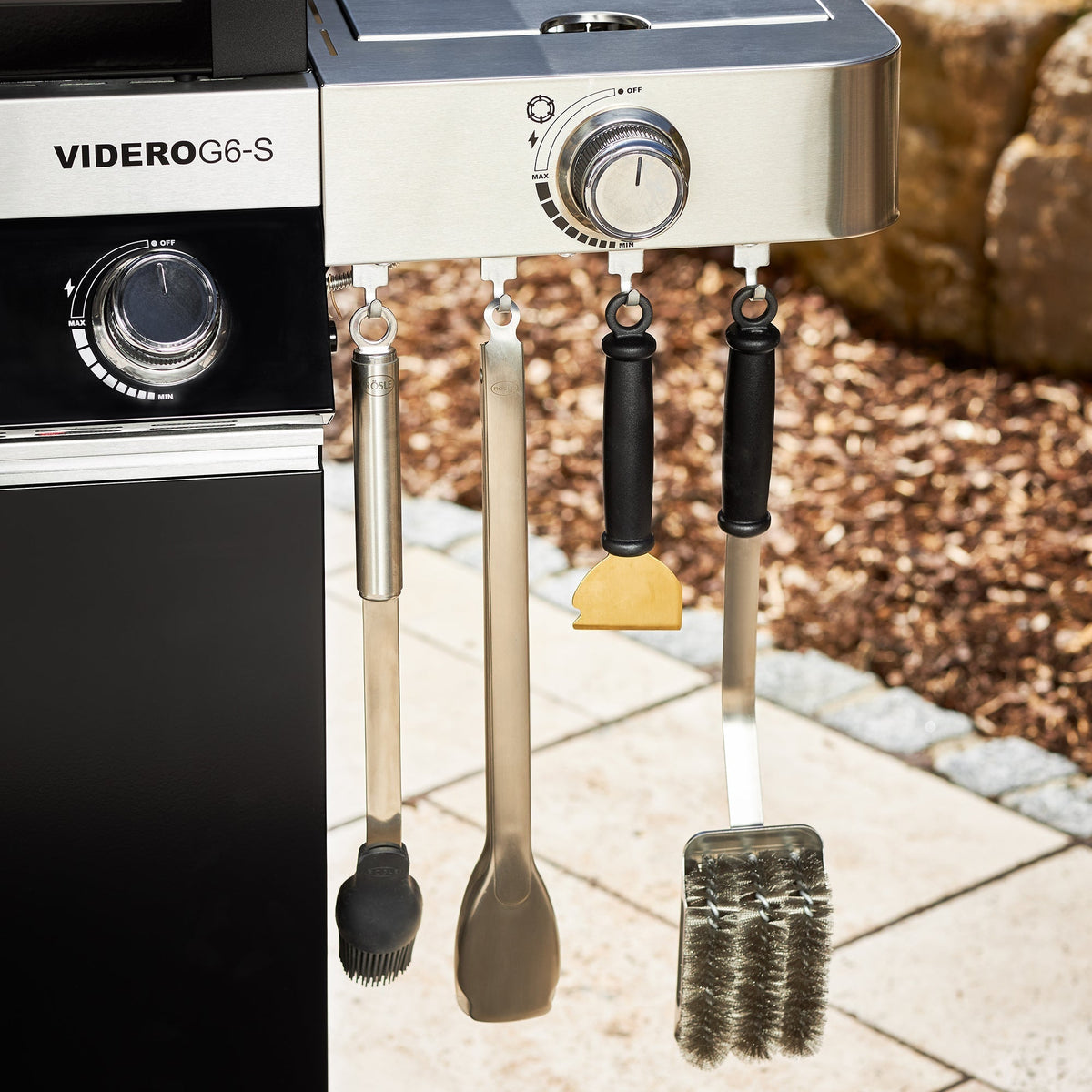 Rösle Gasgrill BBQ - Station VIDERO G6 - S Vario+ schwarz 50 mbar - Grillstar.deRösle Gasgrill BBQ - Station VIDERO G6 - S Vario+ schwarz 50 mbarRösleGrillstar.de255274004293255273