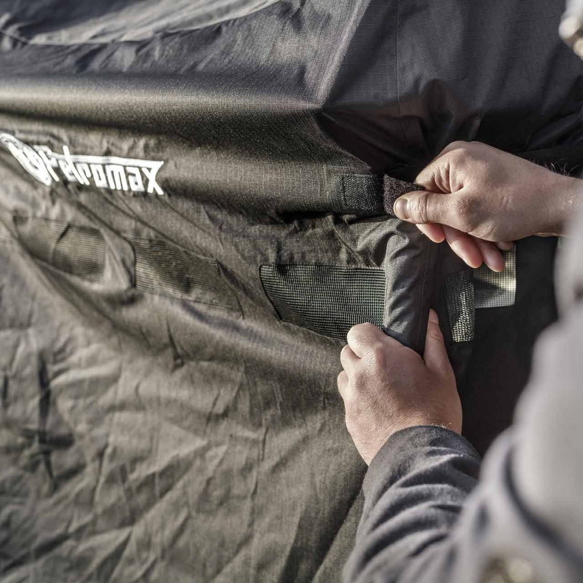 Petromax Abdeckhaube für Tische GE90 & FE90 - Grillstar.dePetromax Abdeckhaube für Tische GE90 & FE90PetromaxGrillstar.depx - cover904250435770191