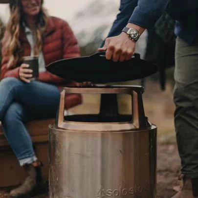 Solo Stove BONFIRE Gusseisen - Plancha mit Aufsatz - Grillstar.deSolo Stove BONFIRE Gusseisen - Plancha mit AufsatzSolo StoveGrillstar.de